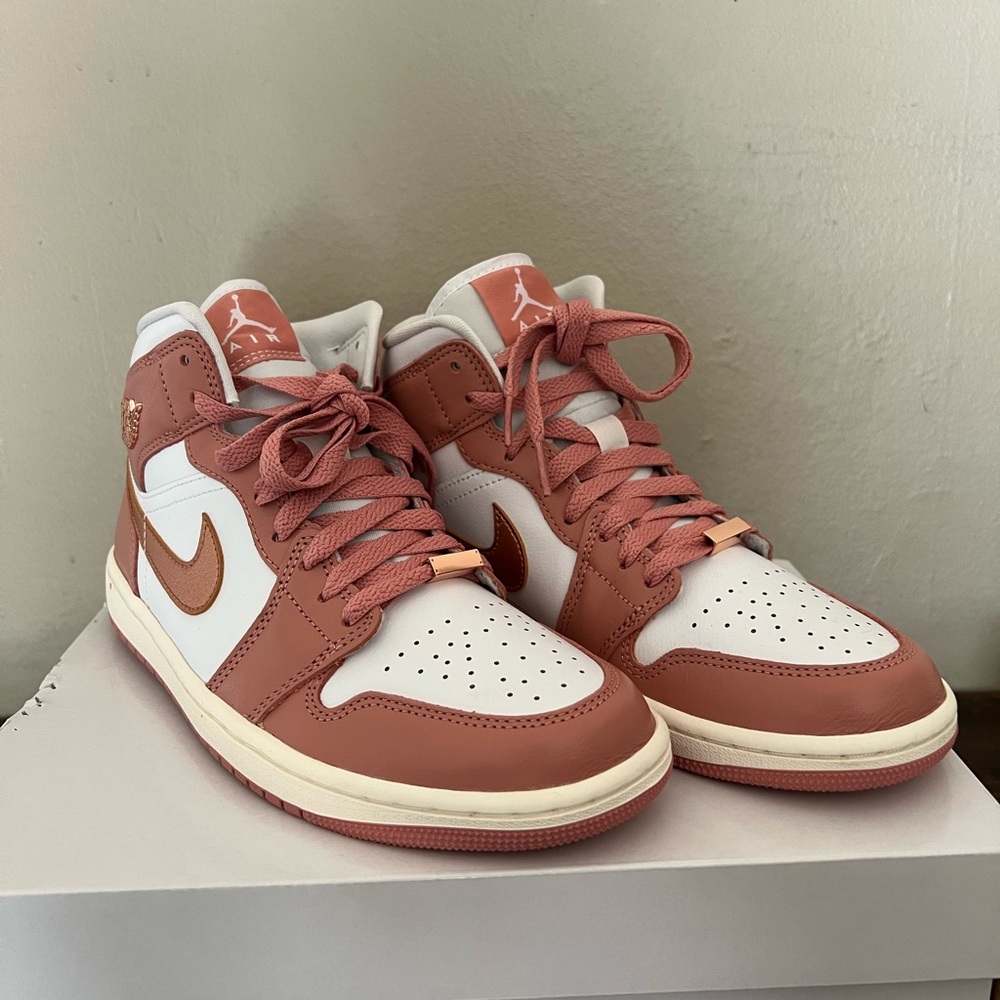 Jordan Air 1 Mid SE in Red Stardust and Metallic Copper